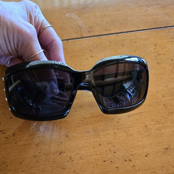 Like new MLB Giants rhinestone sunglasses - Picture 4 of 8